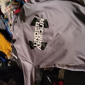 Under Armour long Sleeve 4T/4 shirts